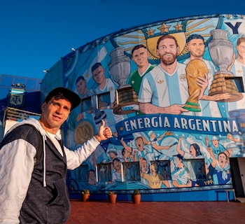 Dibu Martínez en su llegada