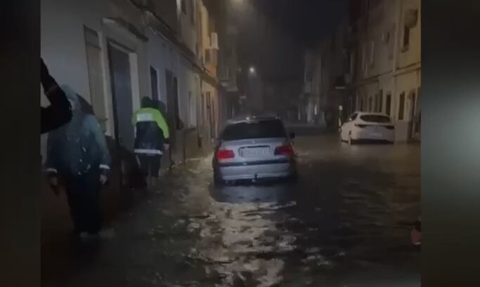 Evacuados 30 vecinos de la Pobla Llarga (Valencia) por el riesgo de desbordamiento de un barranco cercano (GUARDIA CIVIL)
