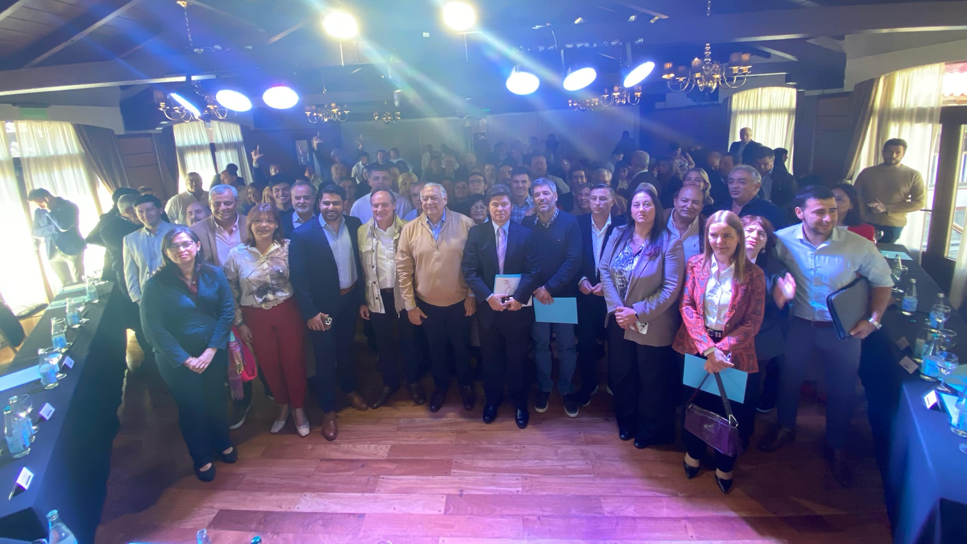 Los miembros de La Libertad Avanza Corrientes, durante un acto en abril para presentar su alianza con Camau Espínola