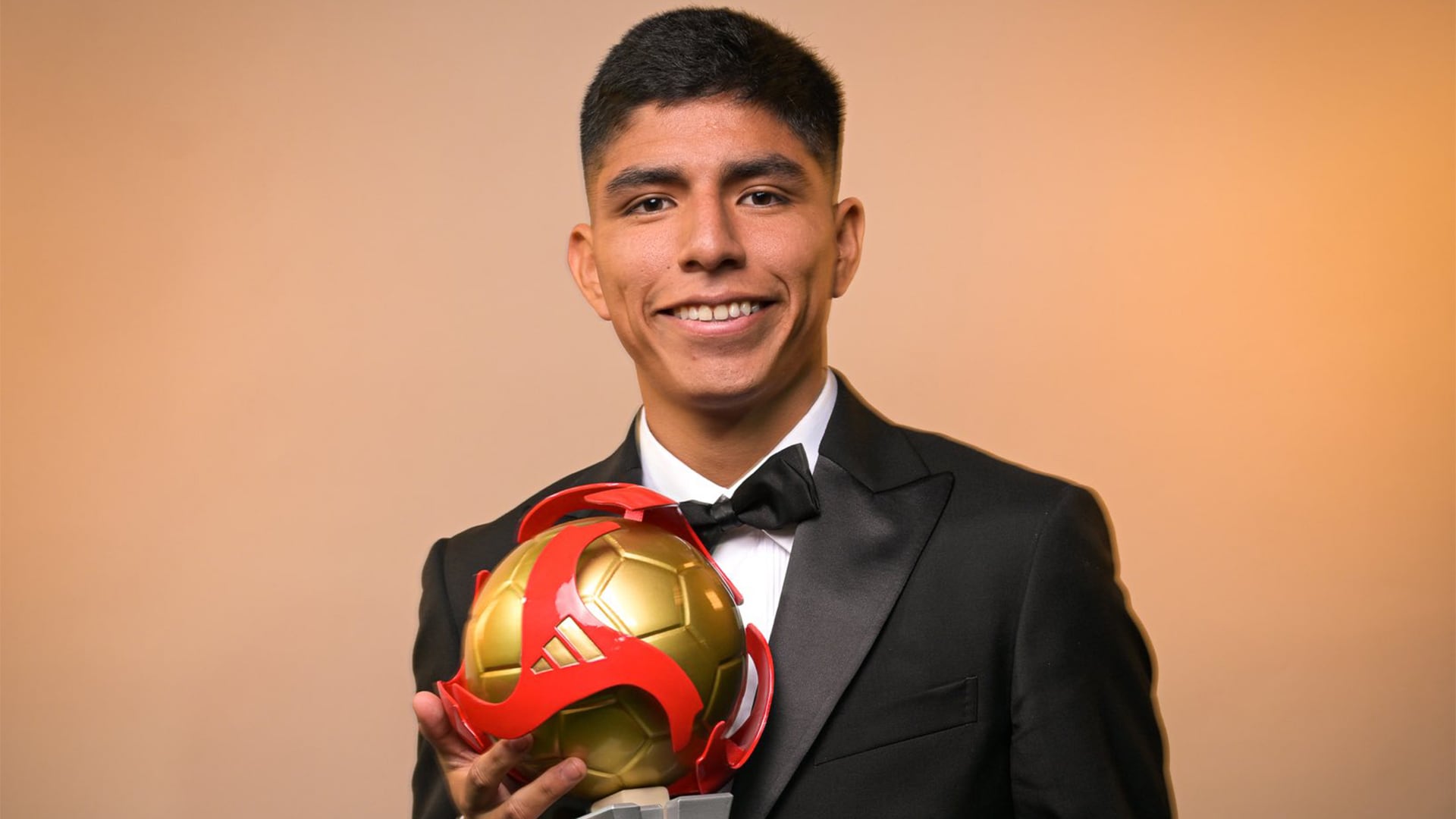 Piero Quispe fue elegido mejor jugador de la Liga 1 2023 tras salir campeón nacional con Universitario. - créditos: Liga 1