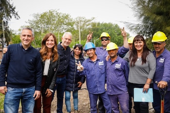 Julio Alak, acompañado de Victoria