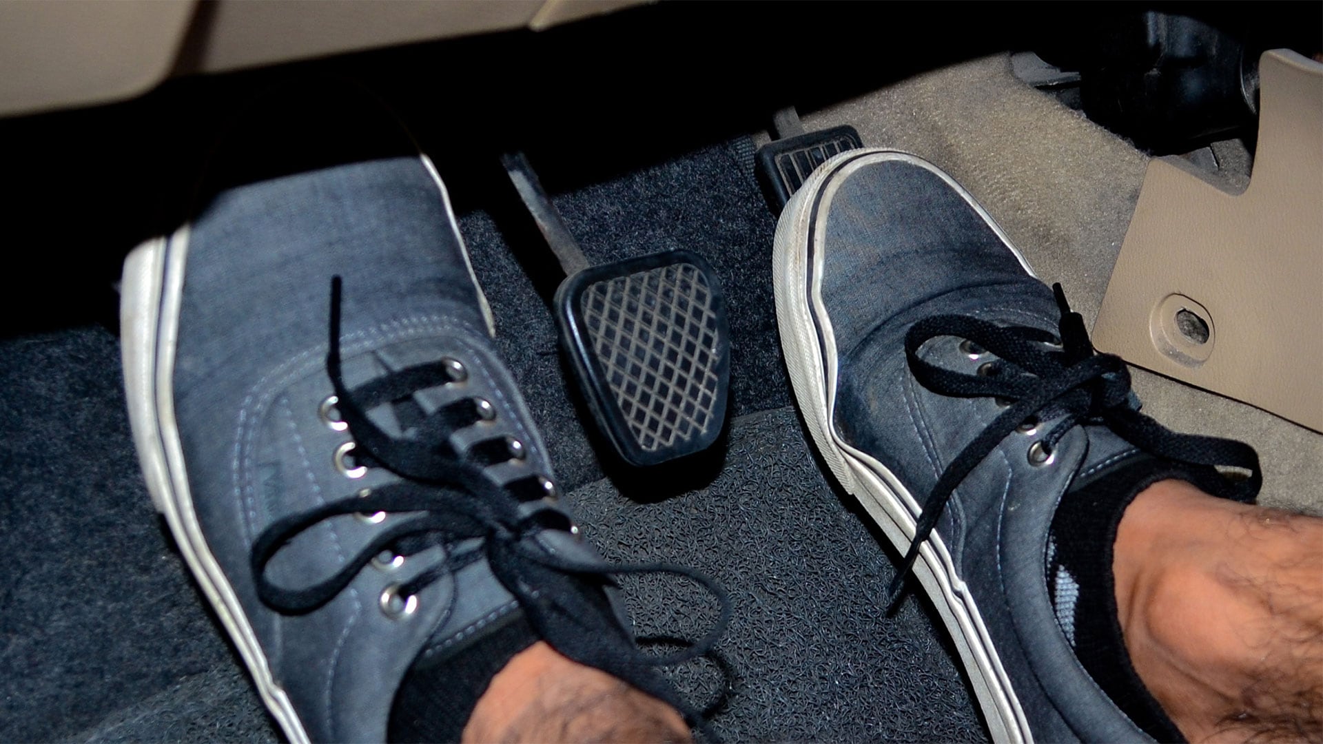 Se puede arrancar sin embrague y es súper sencillo, según el expiloto Máximo Sant