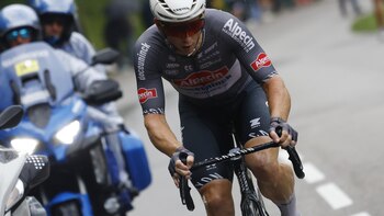 El esprinter australiano Groves gana