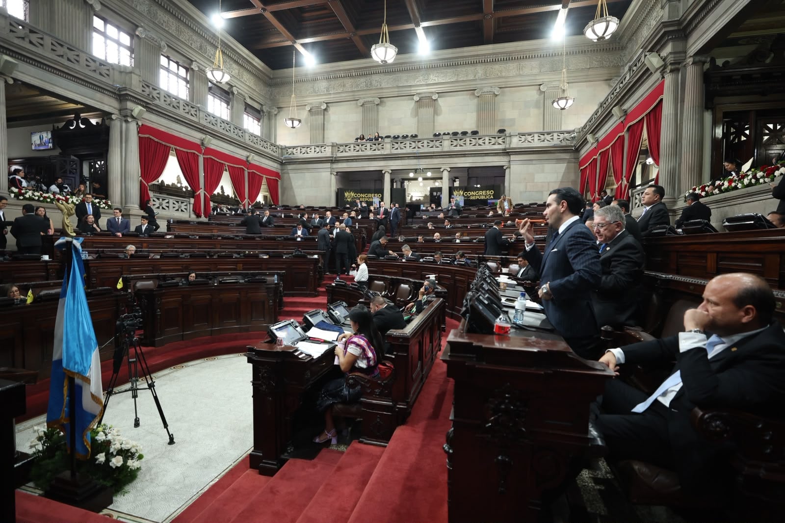 Foto de archivo: Los legisladores de Guatemala asisten a una sesión plenaria en el histórico edificio del Congreso de la República para abordar asuntos clave del país. (Congreso de la República de Guatemala)