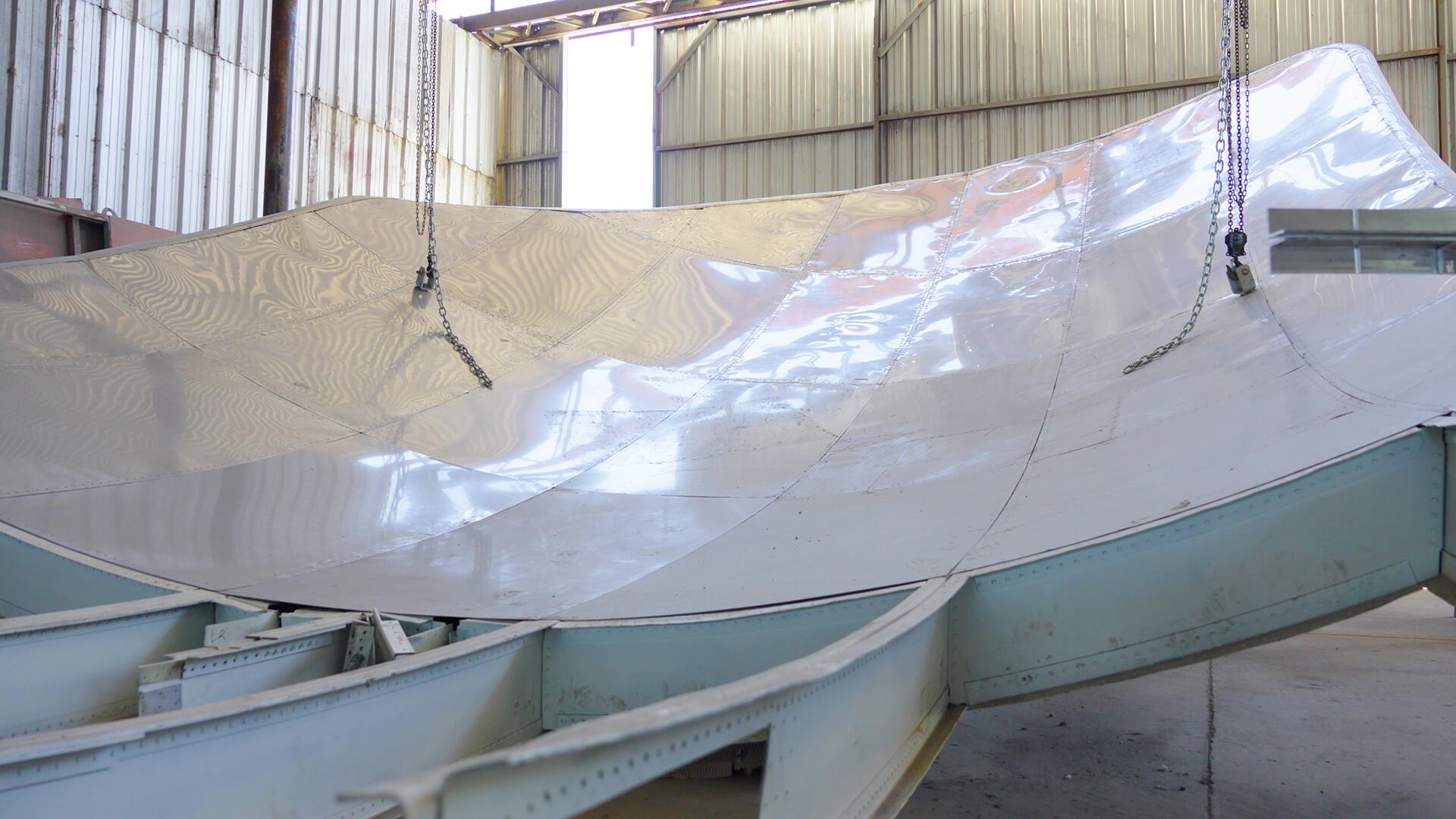 Otro de los pétalos en reparación