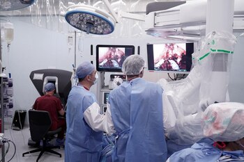 La cirugía robótica permite operar