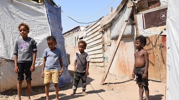 El número de desplazados en Yemen se duplica tras la ofensiva hutí en el suroeste del país
