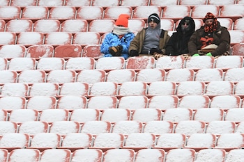 A queda de neve no último mês do ano continua a aumentar nesta parte dos Estados Unidos (Reuters)