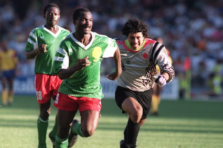 Milla fue la figura de Camerún en la eliminación de Colombia en Italia 1990 - crédito AFP