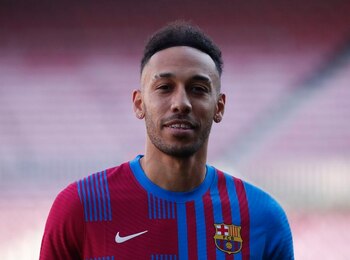 Aubameyang estaría de baja entre