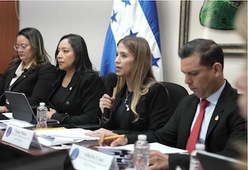 La Comisión Especial de Juicio Político investiga a cuatro funcionarios electorales de Honduras por presuntas infracciones constitucionales durante el proceso electoral de 2025. (Foto: Congreso Nacional)