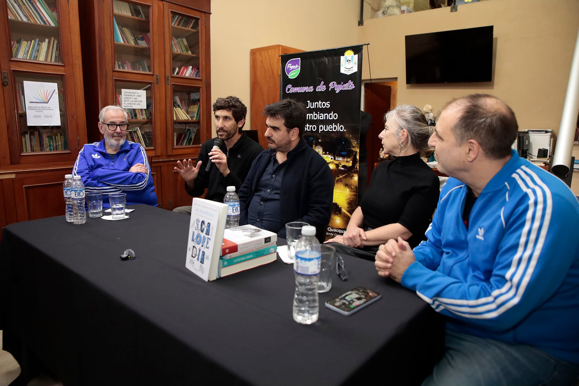 Las intervenciones de Juan Ignacio Isern y Andrea Calamari sumaron al libro una reflexión sobre las críticas a la selección argentina y un rasgo del habla santafesina en una frase de Lionel Messi.