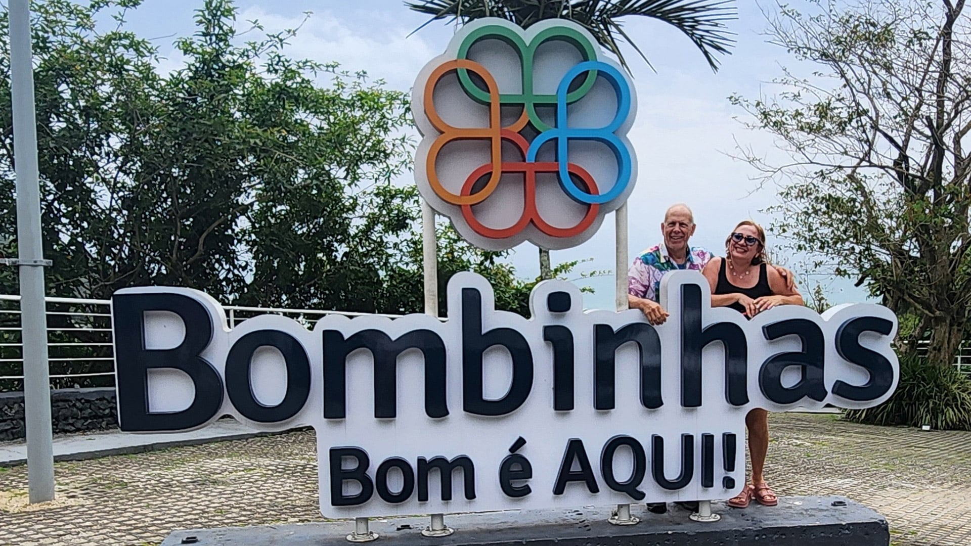 “Fui recorriendo ciudades del sur de Brasil donde sabía que había producción de carbón y pregunté si me regalaban la carbonilla”, cuenta Edmundo (Foto/Facebook Autoabasura)