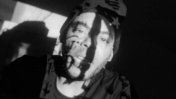 El Funky en el video