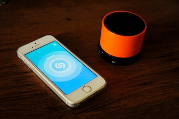 La aplicación permite crear un