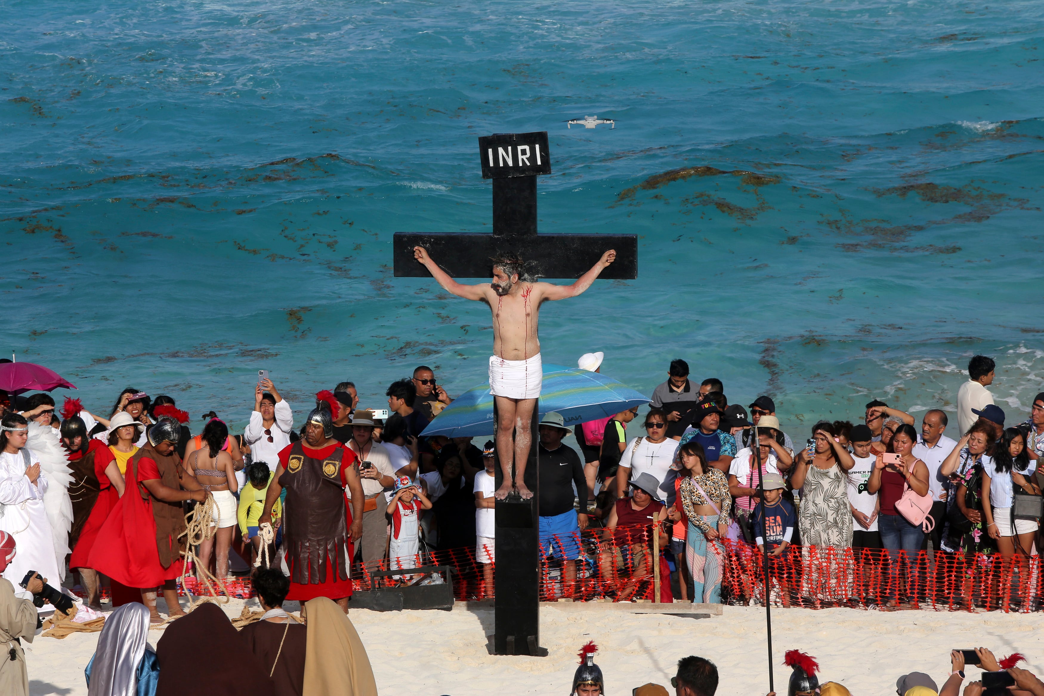 México vive la Semana Santa con representaciones religiosas y aumento de actividad turística. EFE/ Alonso Cupul