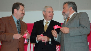 Max David Michel (al centro)