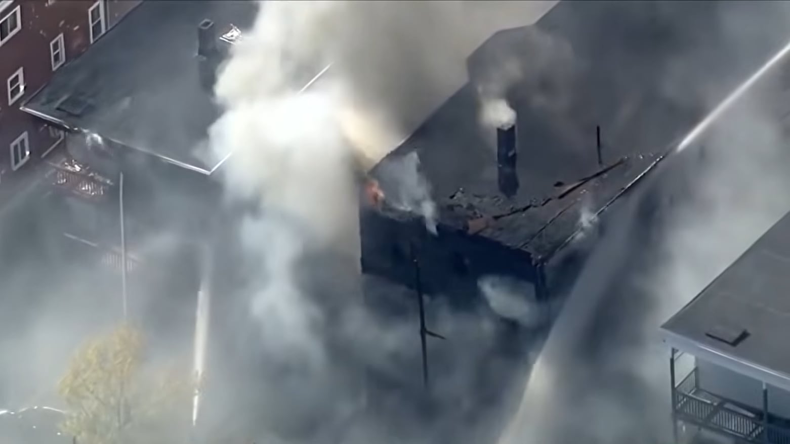 Incendio en Boston: rescataron a seis personas de un edificio en Allston y hay 38 desplazados