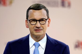 El primer ministro polaco, Mateusz Morawiecki, asiste al foro de verano del sindicato MEDEF "La Rencontre des Entrepreneurs de France, LaREF" en el hipódromo de Longchamp en París, Francia, el 29 de agosto de 2022. REUTERS/Sarah Meyssonnier/Archivo