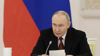 El Kremlin "no descarta" un reinicio en octubre de las conversaciones trilaterales con EEUU y Ucrania