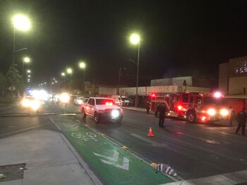 Elementos de los bomberos acudieron