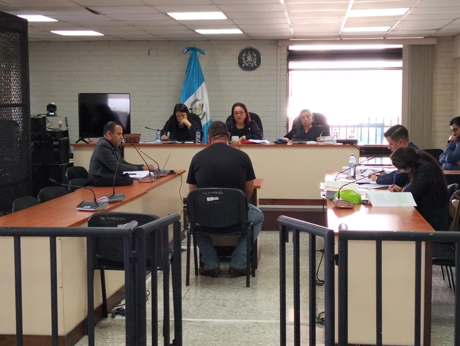 Un hermano del condenado reveló ante el tribunal la existencia de amenazas de muerte previas contra las víctimas. (Emisoras Unidas)