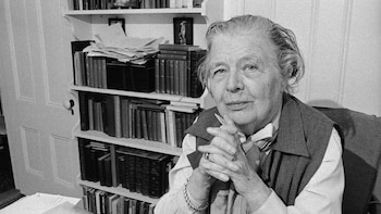 Marguerite Yourcenar, escritora francesa: “A veces hace falta un ramalazo de locura para construir un destino”