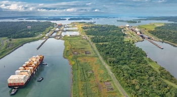 El Canal de Panamá estima transferir directamente al Estado panameño $3.607,8 millones durante la nueva vigencia fiscal, cifra que supera en $414 millones el monto aprobado para el período anterior. (ACP)