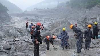 Aumentan a 669 los muertos y 2.362 desaparecidos en Nepal por la riada en el municipio de Rasuwa