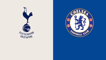 Imagen dividida con el escudo del Tottenham Hotspur F.C. sobre fondo claro a la izquierda y el escudo del Chelsea F.C. sobre fondo azul a la derecha