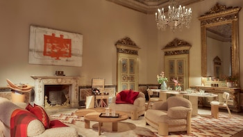 Louis Vuitton y Cristián Mohaded