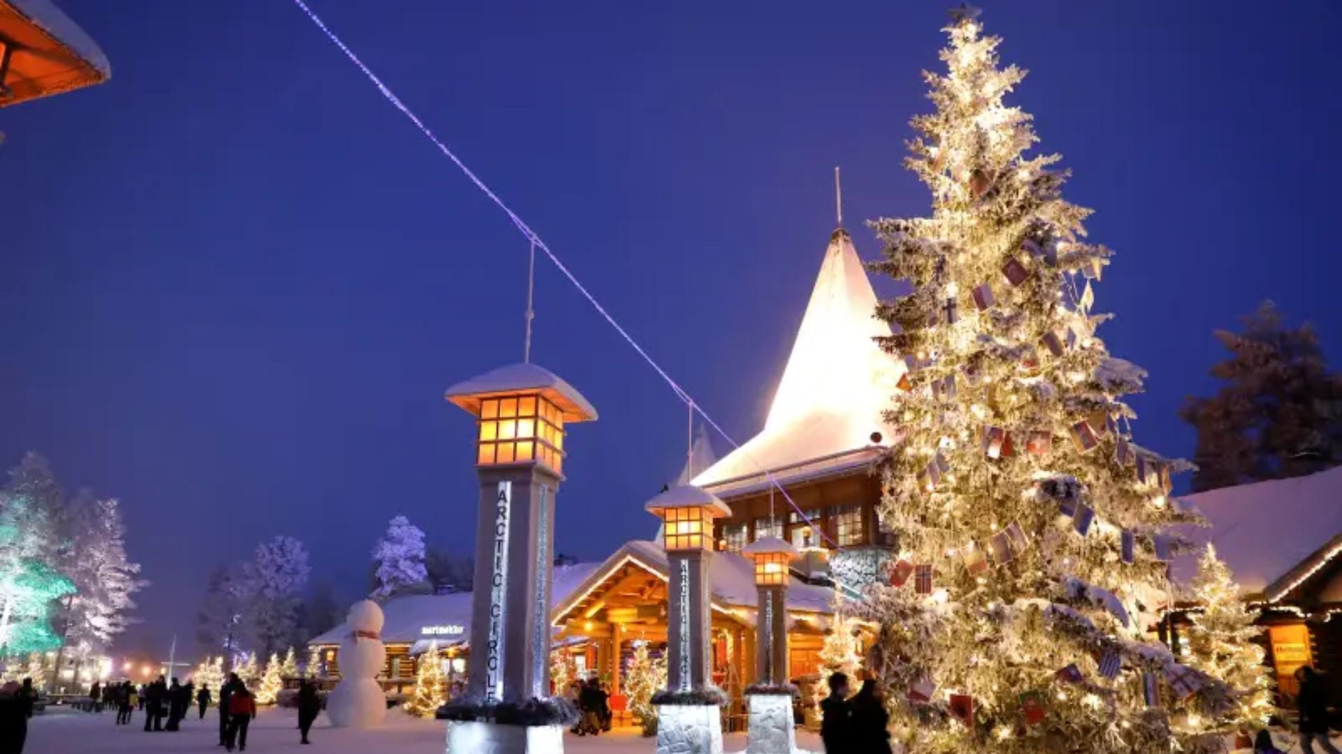Rovaniemi, en el norte de Finlandia, es reconocido mundialmente como el hogar oficial de Papá Noel y destino navideño por excelencia (foto: REUTERS)