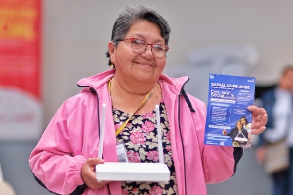 La meta de la administración de Carlos Fernando Galán es lograr que 70.000 hogares de Bogotá cuenten con internet gratuito de fibra óptica antes de finalizar 2026 gracias a una inversión de $234.000 millones - crédito Secretaría de Integración Social