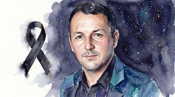Retrato en acuarela del cantante Elmer Bonilla con cabello oscuro y traje azul, acompañado de una cinta de luto negra a la izquierda y un fondo estrellado oscuro.