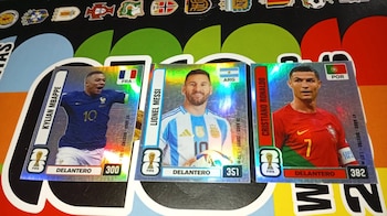 Trifecta da truta: Mbappé, Messi e Ronaldo do álbum