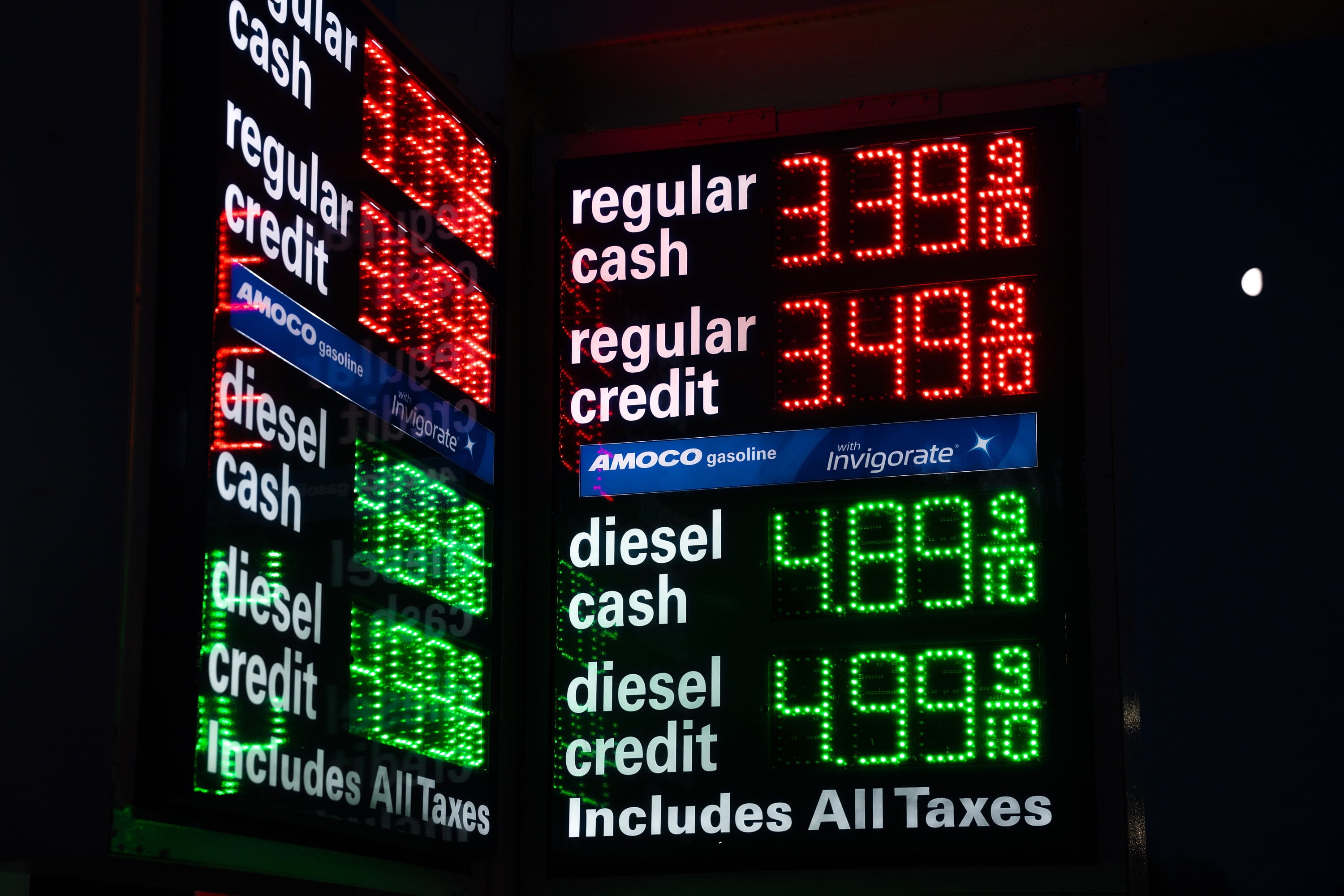 En Estados Unidos, los combustibles aumentaron 31,1%, lo que lo ubicó en el puesto 13 del ranking global de subas
EFE/EPA/OLGA FEDOROVA