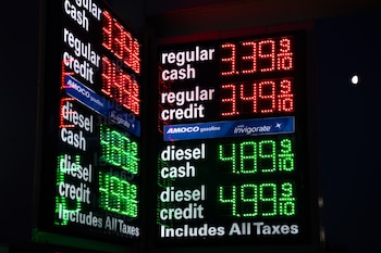 En Estados Unidos, los combustibles aumentaron 31,1%, lo que lo ubicó en el puesto 13 del ranking global de subas
EFE/EPA/OLGA FEDOROVA