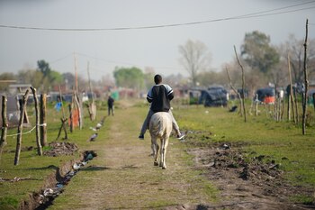 Sendero dentro de la ocupación