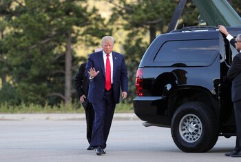 Donlad Trump promulgó hoy la ley de ayudas a las pymes