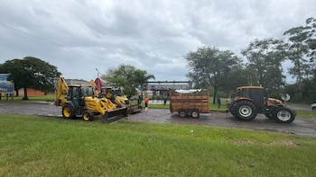 Maquinarias y equipos provinciales trabajan