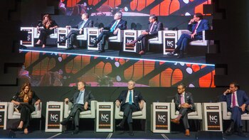 El panel fue moderado por