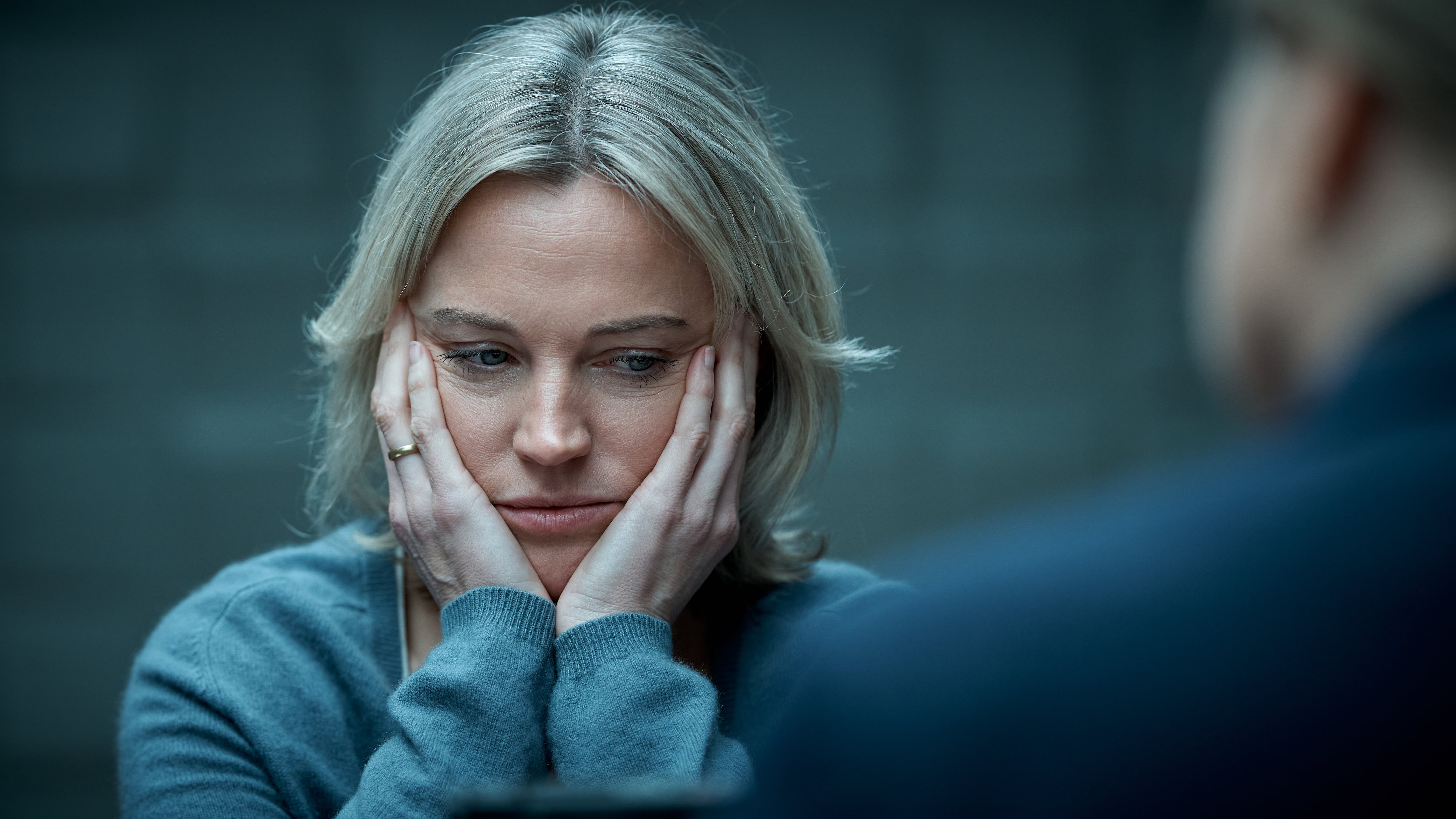 Loes Haverkort interpreta a Karen, la mujer que llega a Bergen junto a su familia. (Netflix)