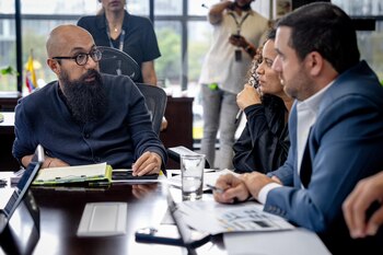 En reunión con el director de la Ungrd, Carlos Carrillo, el gobernador de Bolívar, Yamil Arana Padauí, revisó con detalle los municipios que están en riesgo por eventos climáticos - crédito @YamilHAranaP/X