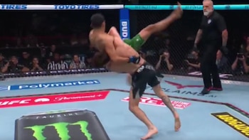 Debutó en la UFC de manera imprevista y noqueó a su rival en 36 segundos: la impactante escena