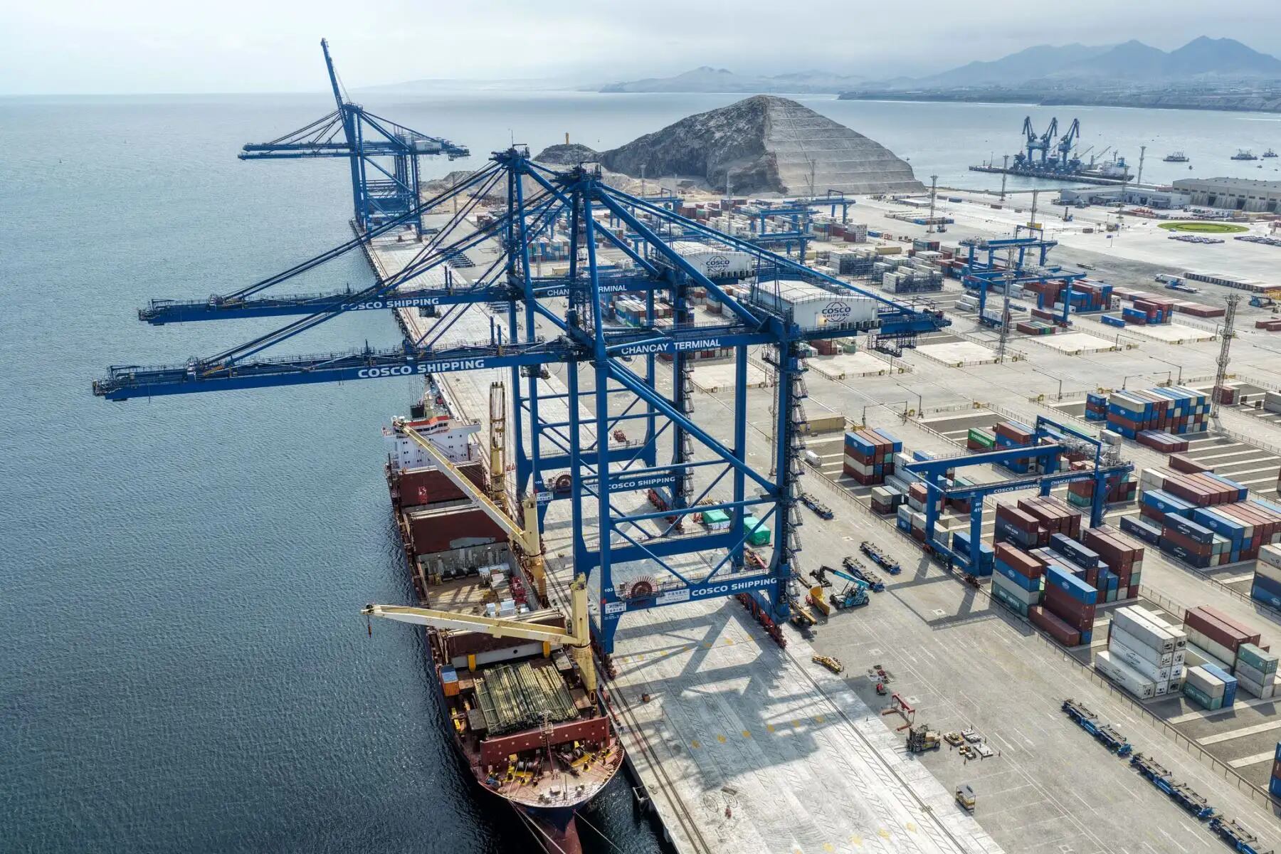Como parte de la prevención, la APN evalúa los terminales portuarios, sus accesos y las rutas hacia las principales zonas de abastecimiento. Foto: Andina