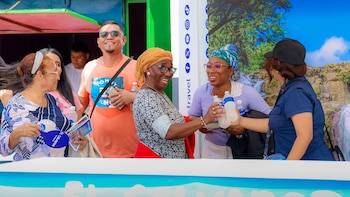 El Salvador activa controles comerciales ante la llegada de turistas hondureños por la Semana Morazánica
