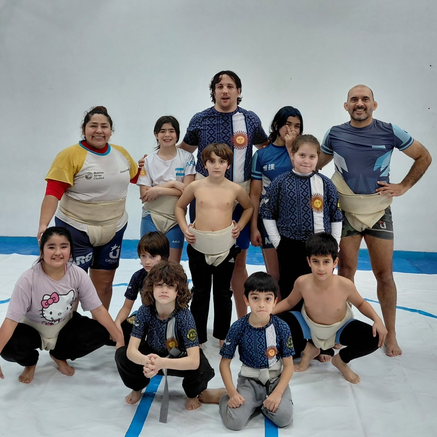 Integrantes del equipo argentino de sumo (@sumoargentina)