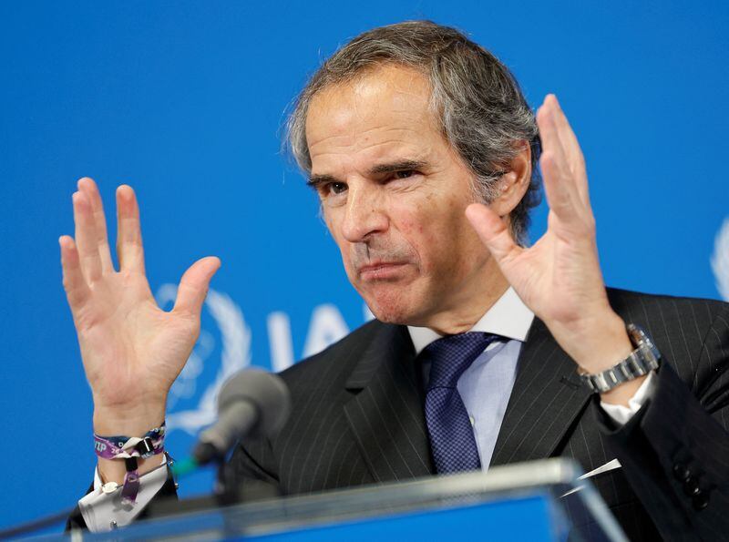 FOTO DE ARCHIVO: El director general del OIEA, Rafael Grossi, ofrece una rueda de prensa tras el primer día de la reunión trimestral de la Junta de Gobernadores del organismo en la sede del OIEA en Viena, Austria, el 9 de junio de 2025. REUTERS/Lisa Leutner/Fotografía de archivo