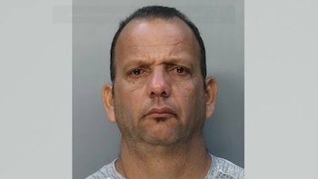 Arrestan a conductor de Uber en Hialeah por agredir sexualmente a una pasajera y la policía busca posibles víctimas adicionales
