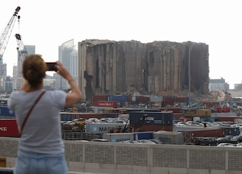 Una mujer retrata los silos